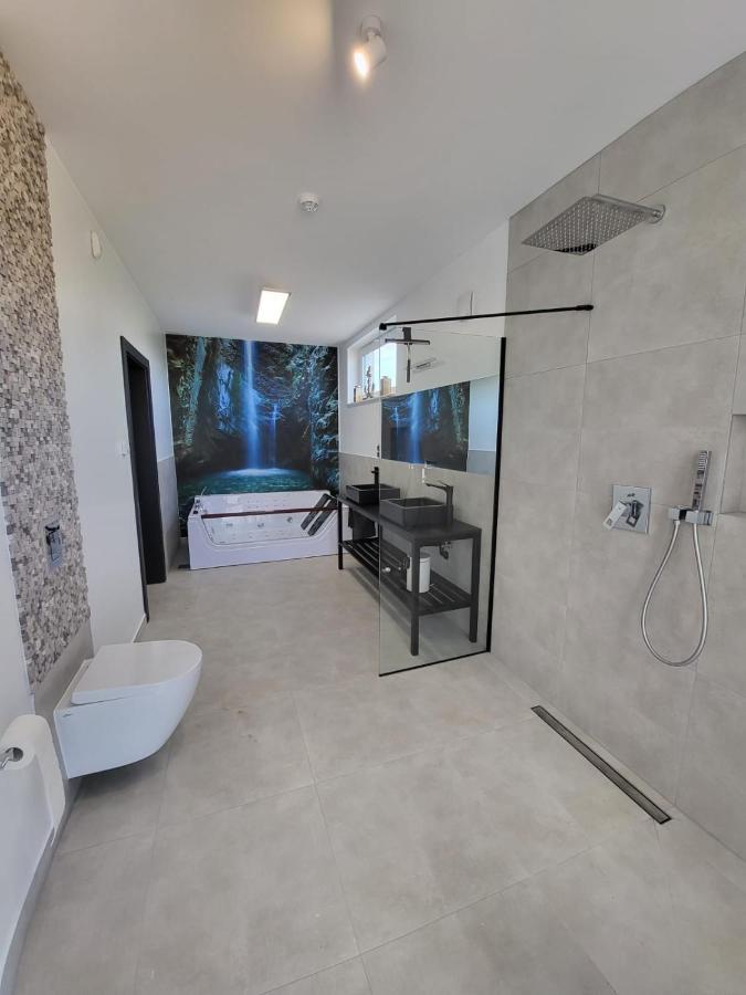 Robson Beach I Sauna, Jacuzzi Miedzywodzie Exterior photo